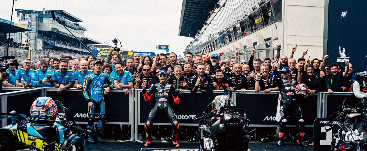 APRILIA RACING DOMINA LE MANS CON UN TRIPLETE HISTÓRICO