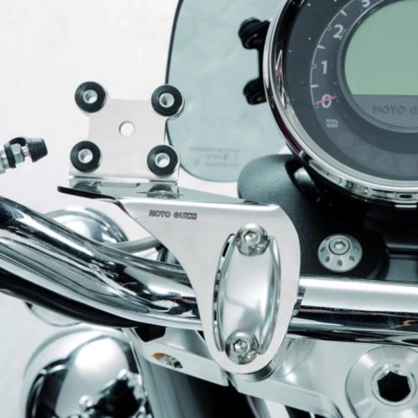 KIT SOPORTE NAVEGADOR 'GUZZI'